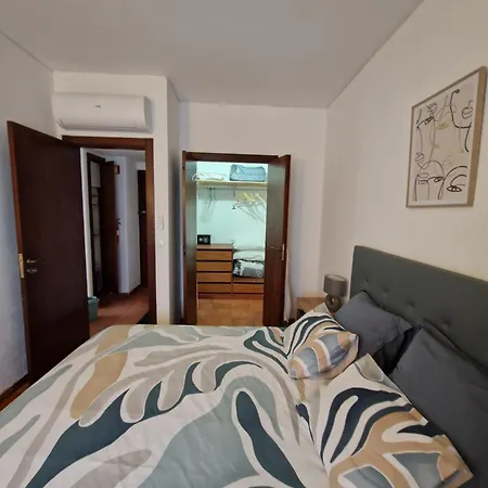 Varinos House 아파트 *
